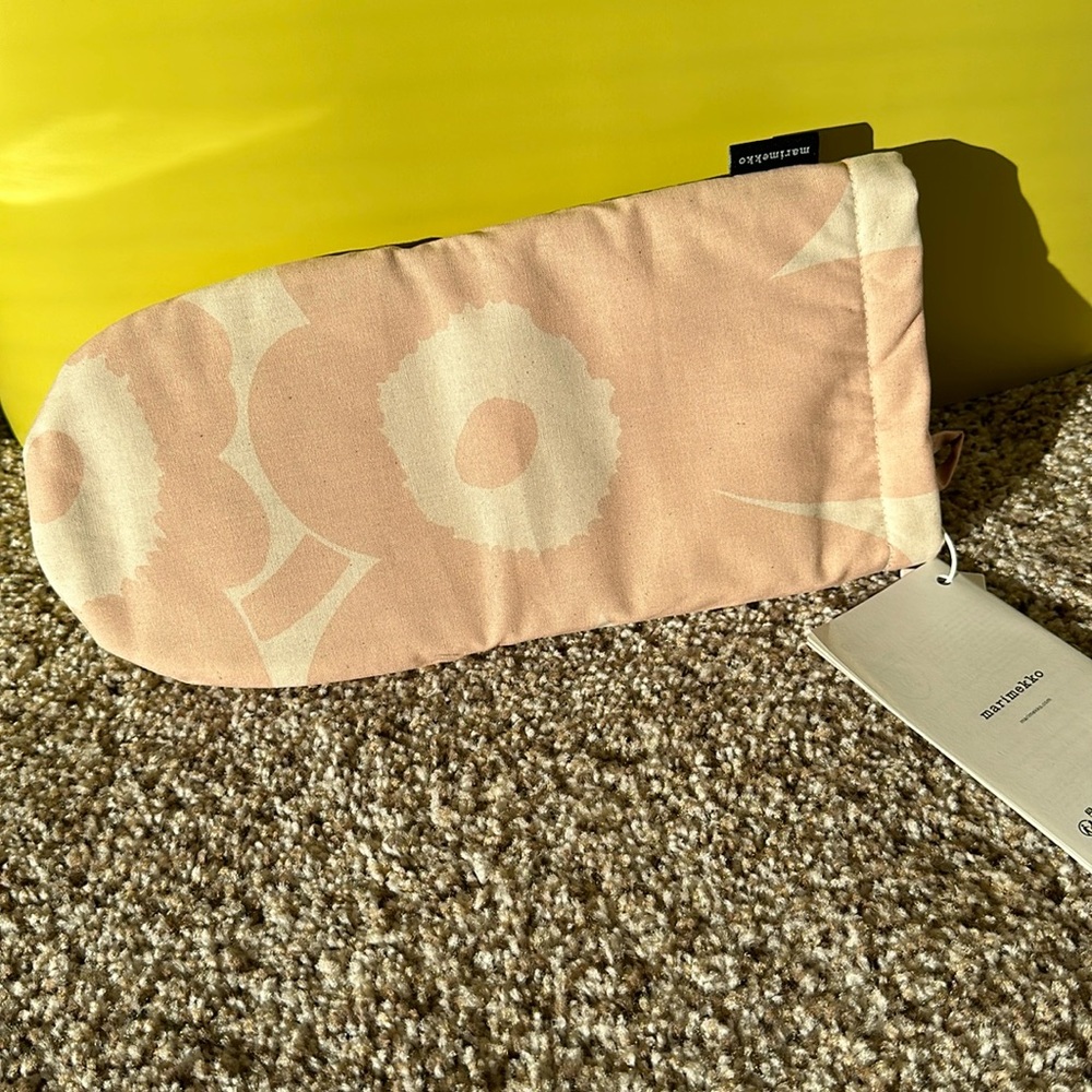 Marimekko Pieni Unikko Oven Mitt NWT 🍄